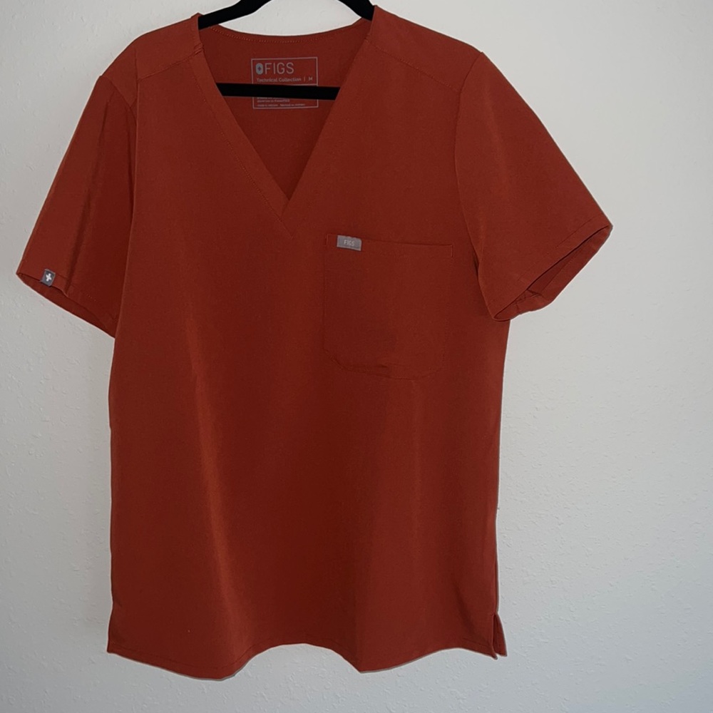 FIGS Auburn Catarina top